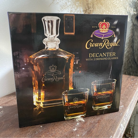 crown royal Dining New Crown Royal Decanter And 2 Drinking Glasses